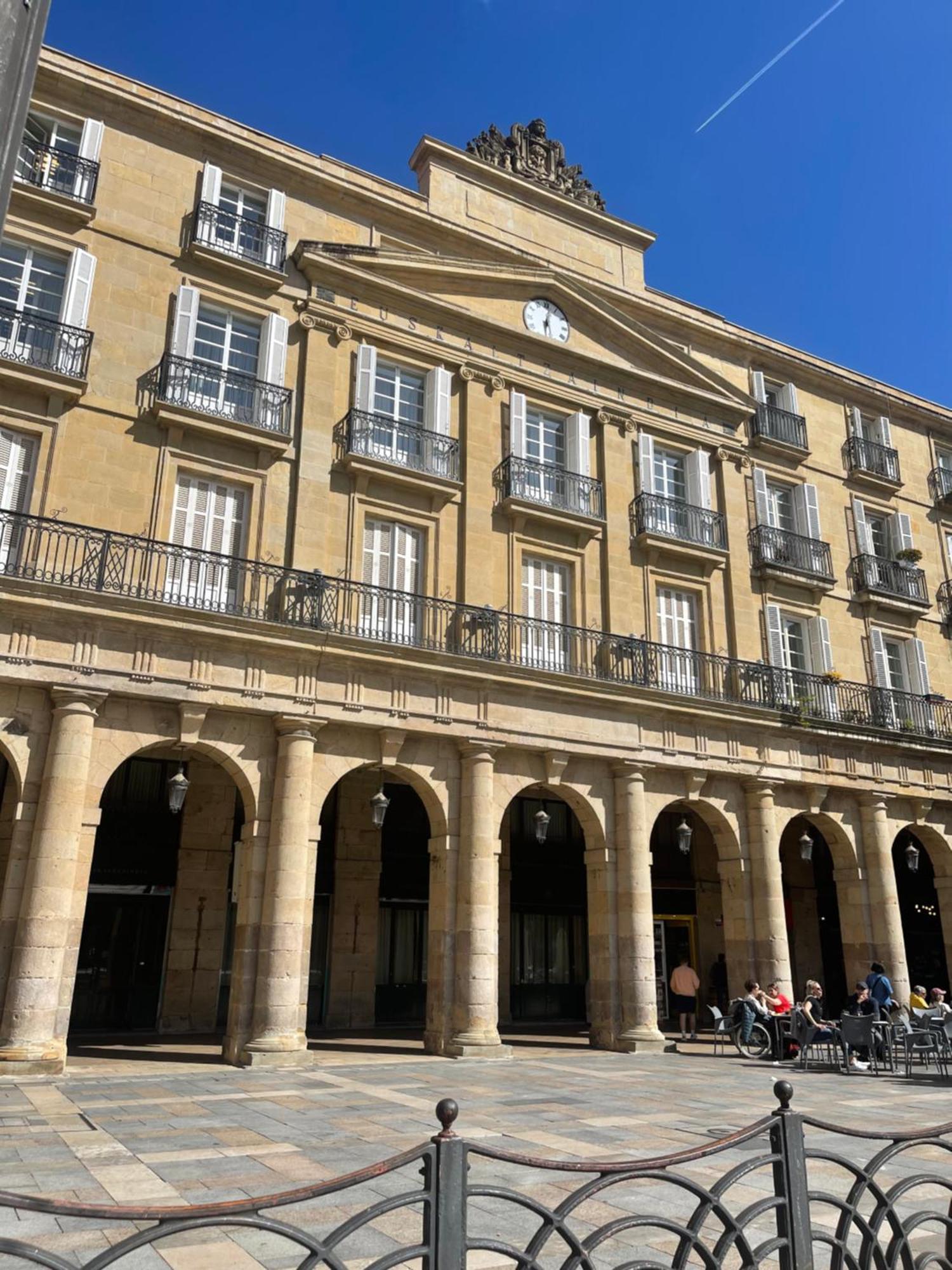Lauramer Plaza Nueva Bilbao Exterior photo